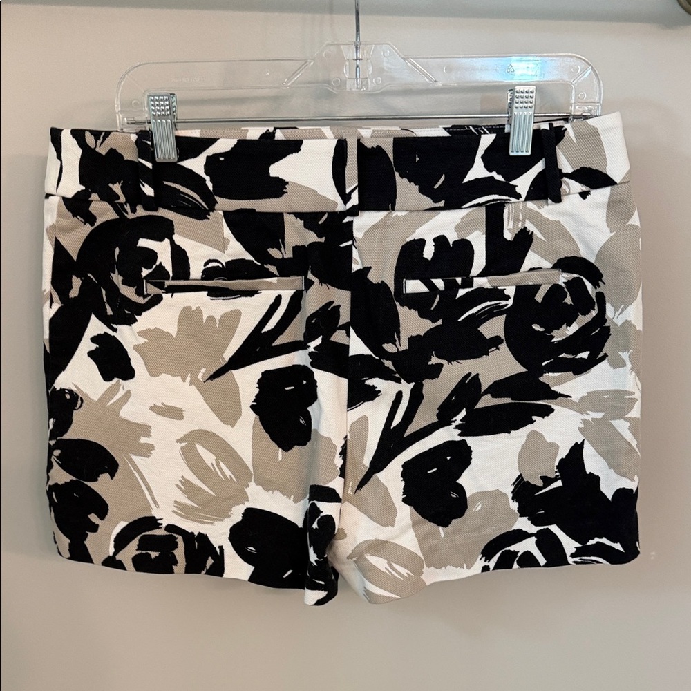 LOFT Black & White Floral Print Jean Shorts - Picture 2 of 2